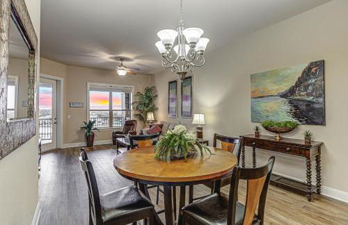 Chic 2BD with Balcony Pool Hot Tub & Marina Views - Foto 14