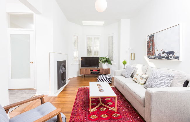 Applewood Suites - Queen West - Photo 2