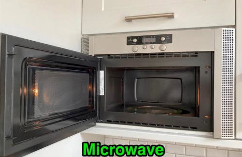 Cozy 4-Bed with Garden in Trendy Stoke Newington - Pass the Keys - Foto 28