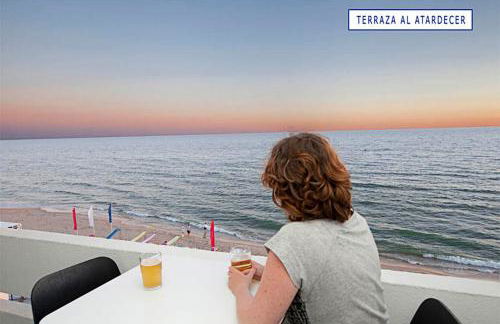 Apartamento con vistas al mar primera linea playa Matalascañas - Photo 10