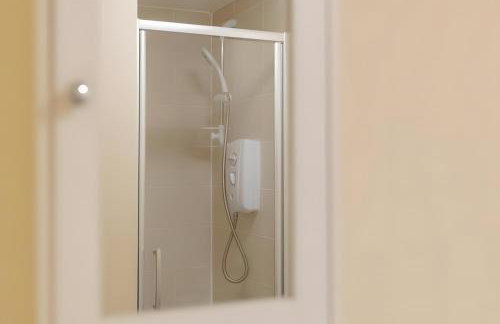 FREE parking, LARGE House for Contractors & Families, Sleeps 7, 25 mins to MANCHESTER & LIVERPOOL - Foto 7