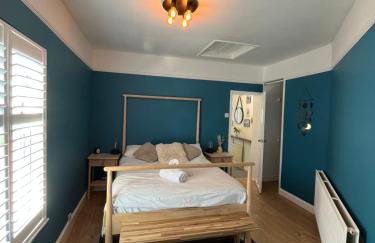 Hoole House- Recently decorated, bright and modern 2 bedroom house, close to Chester train station and the City Centre - Photo 28