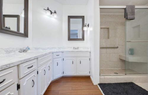 Near Botanical Garden with a Pool Charming on Charing - Foto 37