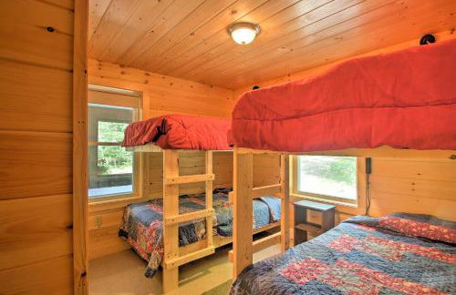 The Cedars Cabin with Beach Access on Panther Pond - Foto 15