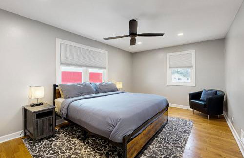 Waterfront Fun! Group Getaway on Lake Marie - Foto 15