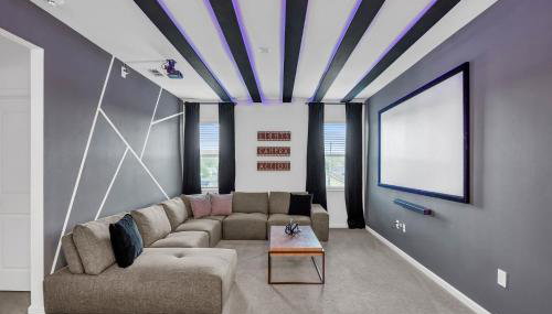 Upstay Vibrant Home w Themed Rooms Pool & Games - Foto 2