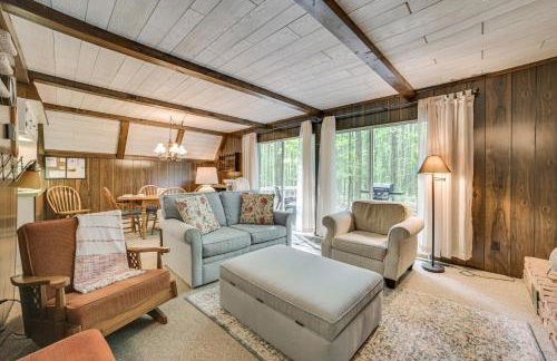 Lake Access Cabin with Deck, Fire Pit and Grill! - Foto 6