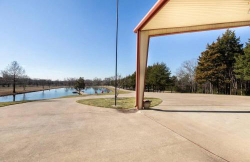 Texas Ranch House with 5 Bedroom and Fish Pond - Foto 27