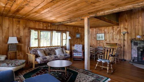 Tranquil Cabin on a Lake with Private Porch near Lebanon, New Hampshire - Foto 3