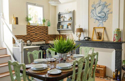 CHAMPAGNE HOUSE- Oasis de luxe & de charme - coeur de ville - 10-12 pers - piscine, cuisine d'été, patio, bar & piano - Photo 40