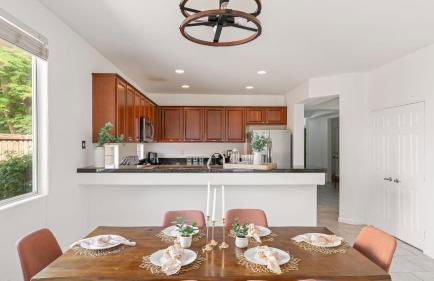 Desert Oasis w Pool Spa BBQ Outdoor Dining Under the Palms Calle Tolosa by AvantStay - Foto 10