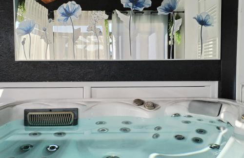 ForRest Spa Apartment - Private Jacuzzi & Sauna - Foto 7