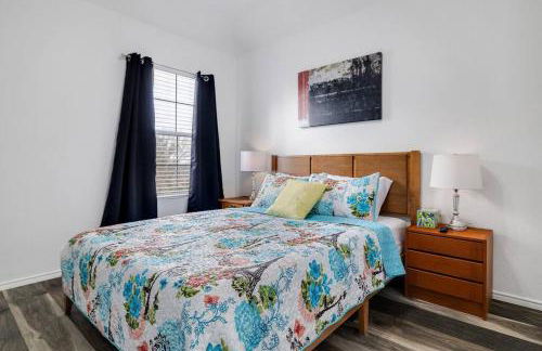 Frisco Resort Style Home w/Spa - Foto 44