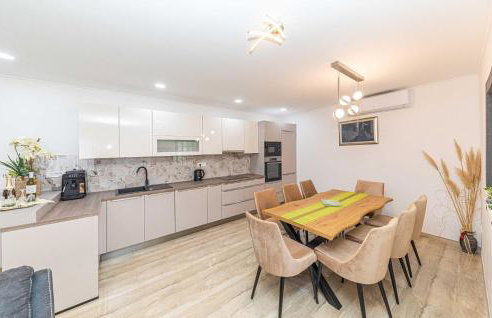 Awesome Home In Ricice With Sauna - Foto 5