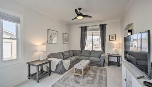 Trendy Superior Home Perfect for Groups! - Foto 5