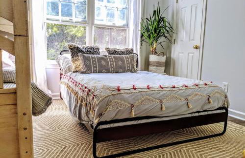 RARE Downtown Matthews walk 2 shops restauraunts hike CLT 2 Bedroom not 3br - Foto 25