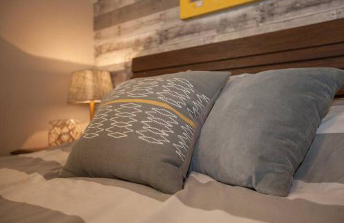 Hip & Cozy to Explore the City or Catch a Game - Foto 3