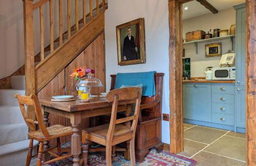 Gablebach Cottage With outdoor tub & log burner - Photo 17