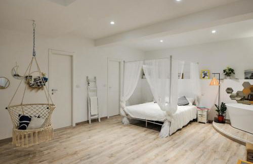 Deluxe Artistic Loft - Photo 17