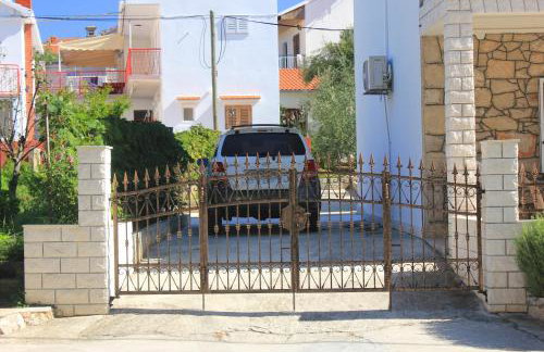 Apartments by the sea Sutomiscica, Ugljan - 8474 - Photo 16