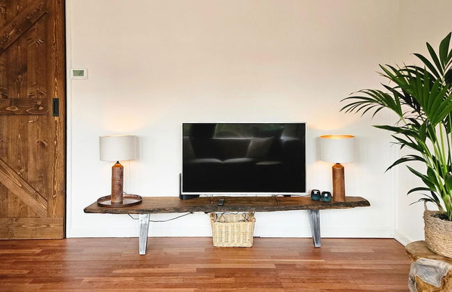 Beautiful Holiday Home With Spacious Garden - Photo 9