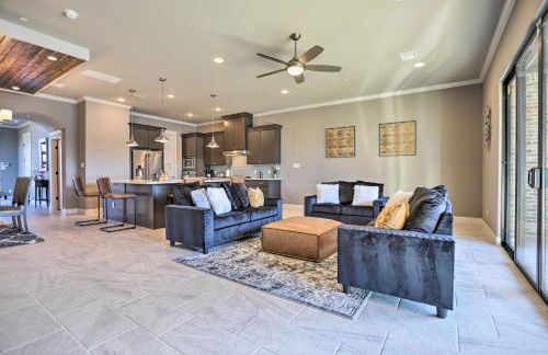 Modern Lake Conroe Escape with Grill and Boat Slip! - Foto 1