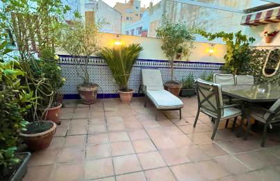 Maravilloso apartamento céntrico de 70m2, jardín propio 40m2 con piscina para niños y parking opcional - Foto 19