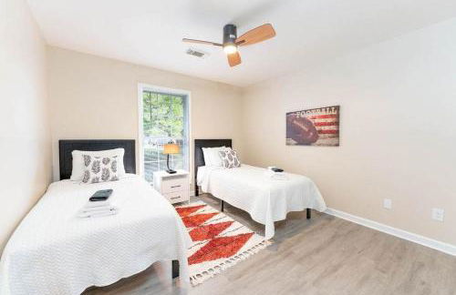 15 Min to UA Private Heated Pool Huge Yard Luxe Master - Foto 20