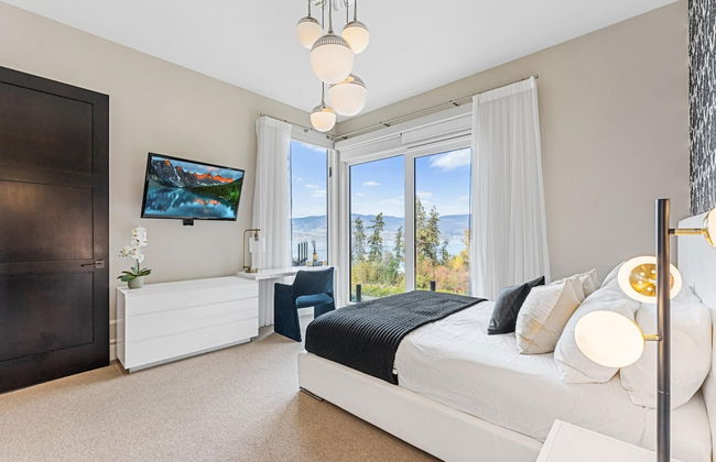 Lakeview Luxury Home in Vineyard w Infinity Pool hot tub - Photo 46