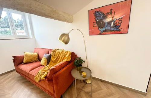 Elegant mansardé-place du pin - Photo 21