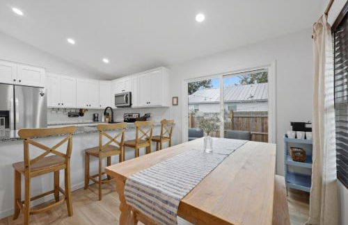 Cozy Coastal Cottage Minutes to Beach and Downtown - Foto 30