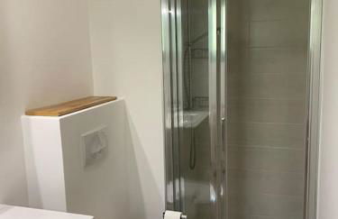 Gorgeous 2 bedroom, 2 full bath, ski in apartment! Winner of 2025 and 2024 Traveller Award! - Photo 15