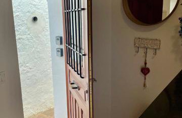 Cosy Andalusian Home with Roof Terrace in Town Centre - Photo 8