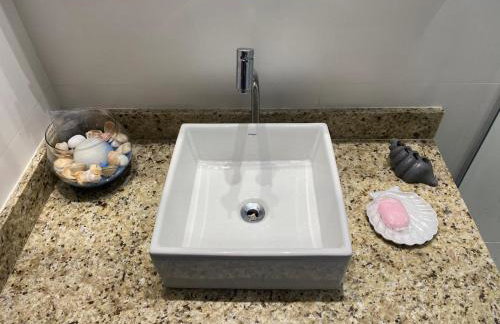 Prainha com roupa de cama e banho - Foto 51