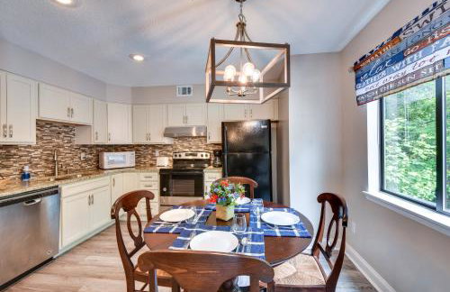 Walk to Lake Keowee Salem Townhome with Deck - Foto 8