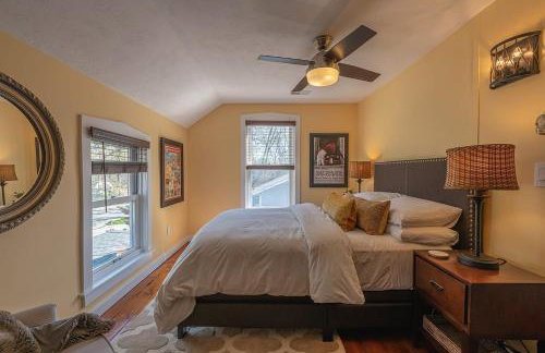 The Maple House Fully Fenced-in Yard! - Foto 10