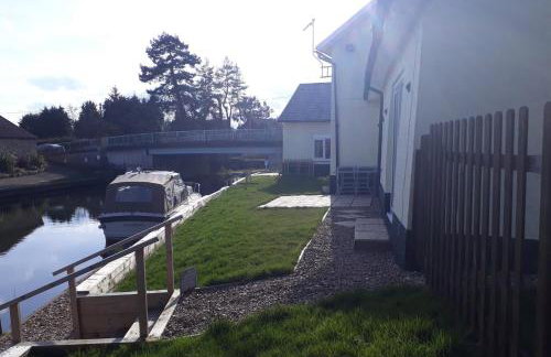 Cottage - Sleeps 3, Parking & Fishing - Foto 19