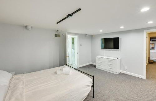 Pet Friendly Private Pool and Home Theater - Foto 31