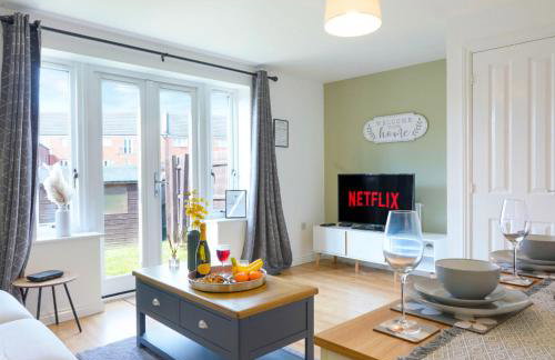 Charming House - Close to Shops & City Centre - Free Parking, Self-Check-In, Fast WiFi & Smart TV with Netflix by Yoko Property - Foto 1