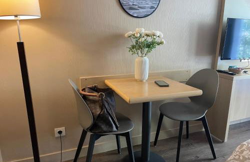 STUDIO PRADO PLAGE PISCINE TERRASSE - Foto 16