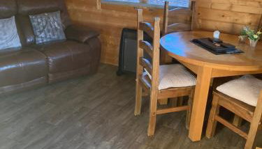 Log Cabin in the City with hot tub - Foto 4