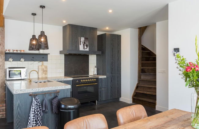 Family House With an Ideal Location, Private Terrace, Garden and Sauna - Foto 31