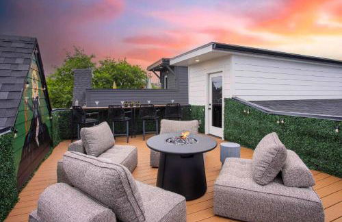 Rooftop Deck Hot Tub Fire pit Sleeps 10 - Foto 10