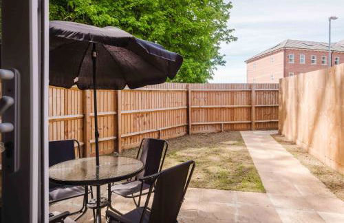 Pristine and Modern Home away from Home - Photo 24