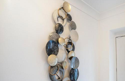 5 Min to Heathrow & Uxbridge Station with Parking - Photo 19