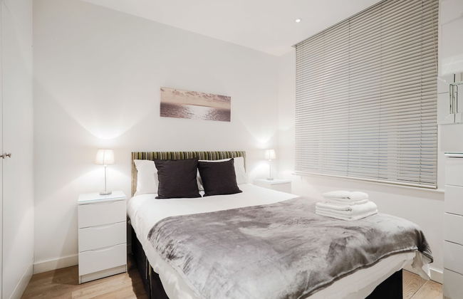Trafalgar Square by Excel Apartments - Photo 2