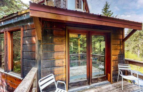 Compton's - Photo 28