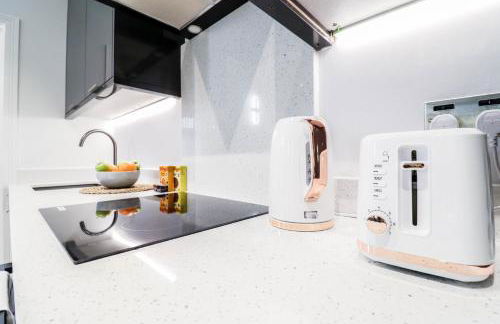 Modern 1-Bed Apartment in Buckinghamshire with Free WiFi, Parking & Garden - Foto 63