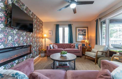 5 Bedroom 2 & 1 half Bath Group Stay Fun Design in Quiet Neighborhood - Foto 4