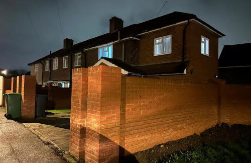 1st Studio Flat With full Private Toilet And Shower With its Own Kitchenette in Keedonwood Road Bromley A Fully Equipped Independent Studio Flat - Photo 40